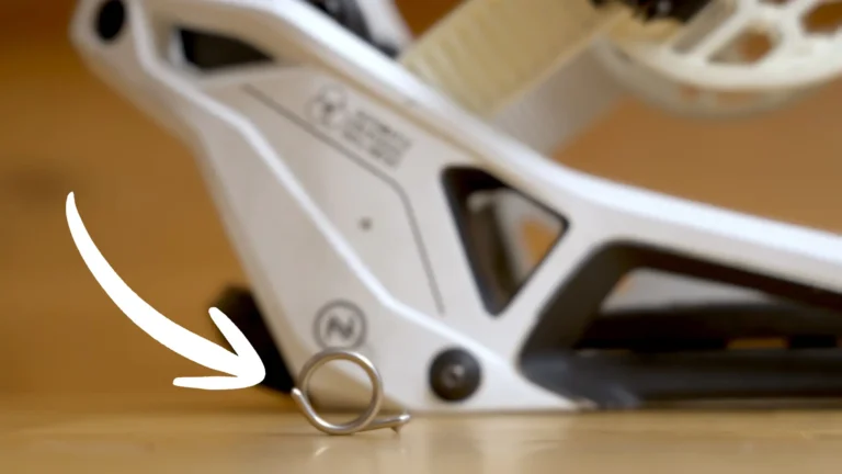 De kapotte veer van een Nidecker Supermatic binding