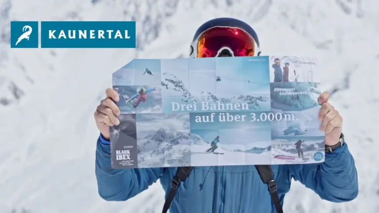 Snowboarder met Kaunertaler Gletscher pistekaart