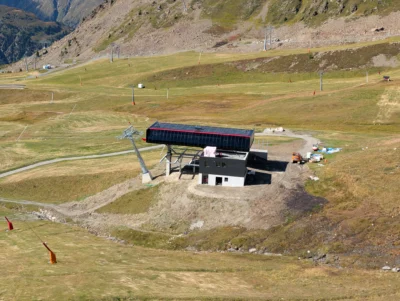 Hollboden lift bergstation